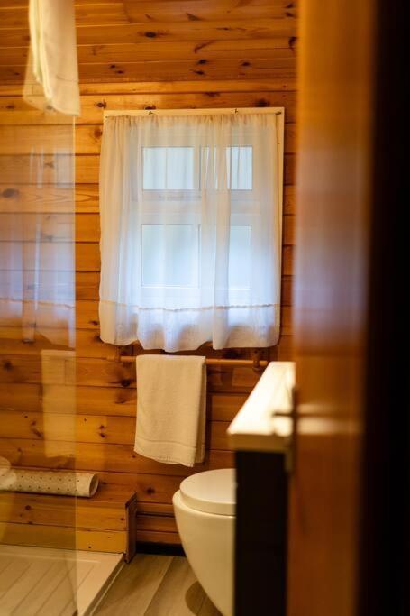 Cozy Norwegian Style Log Cabin In Rural Snowdonia - 2 Bedrooms & Parking By Seren Short Stays Ffestiniog 외부 사진