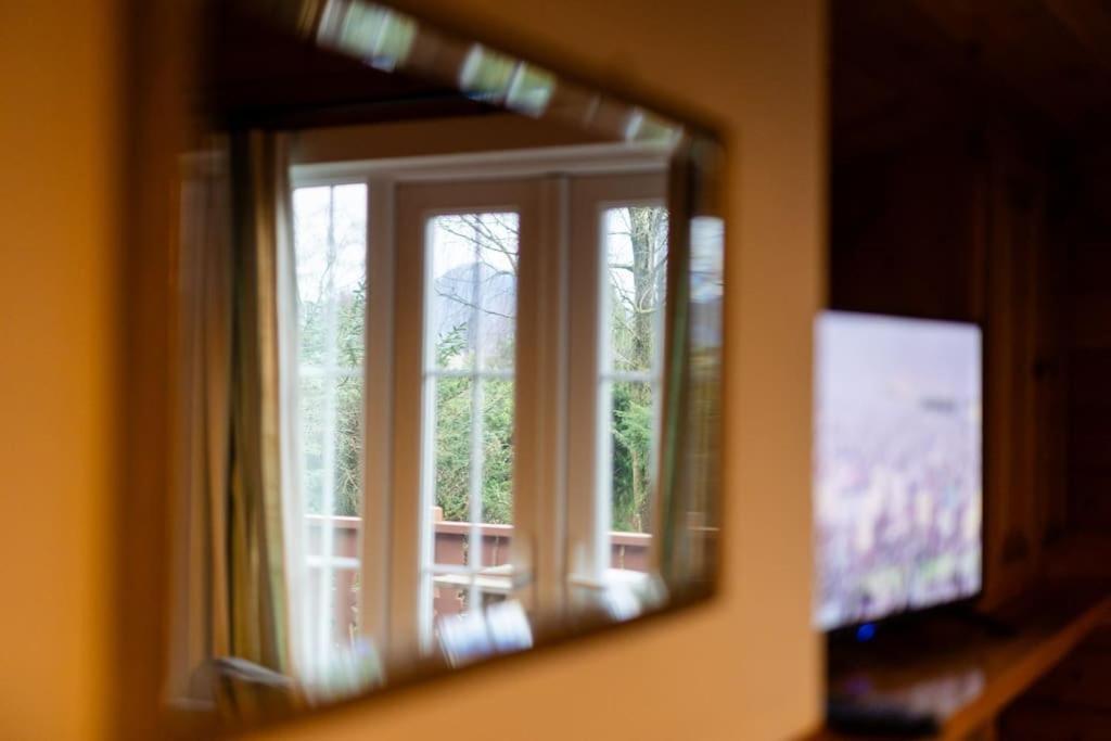 Cozy Norwegian Style Log Cabin In Rural Snowdonia - 2 Bedrooms & Parking By Seren Short Stays Ffestiniog 외부 사진